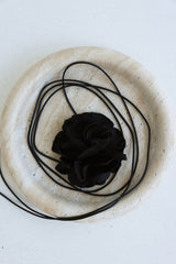 Dainty Rosette Necklace Black