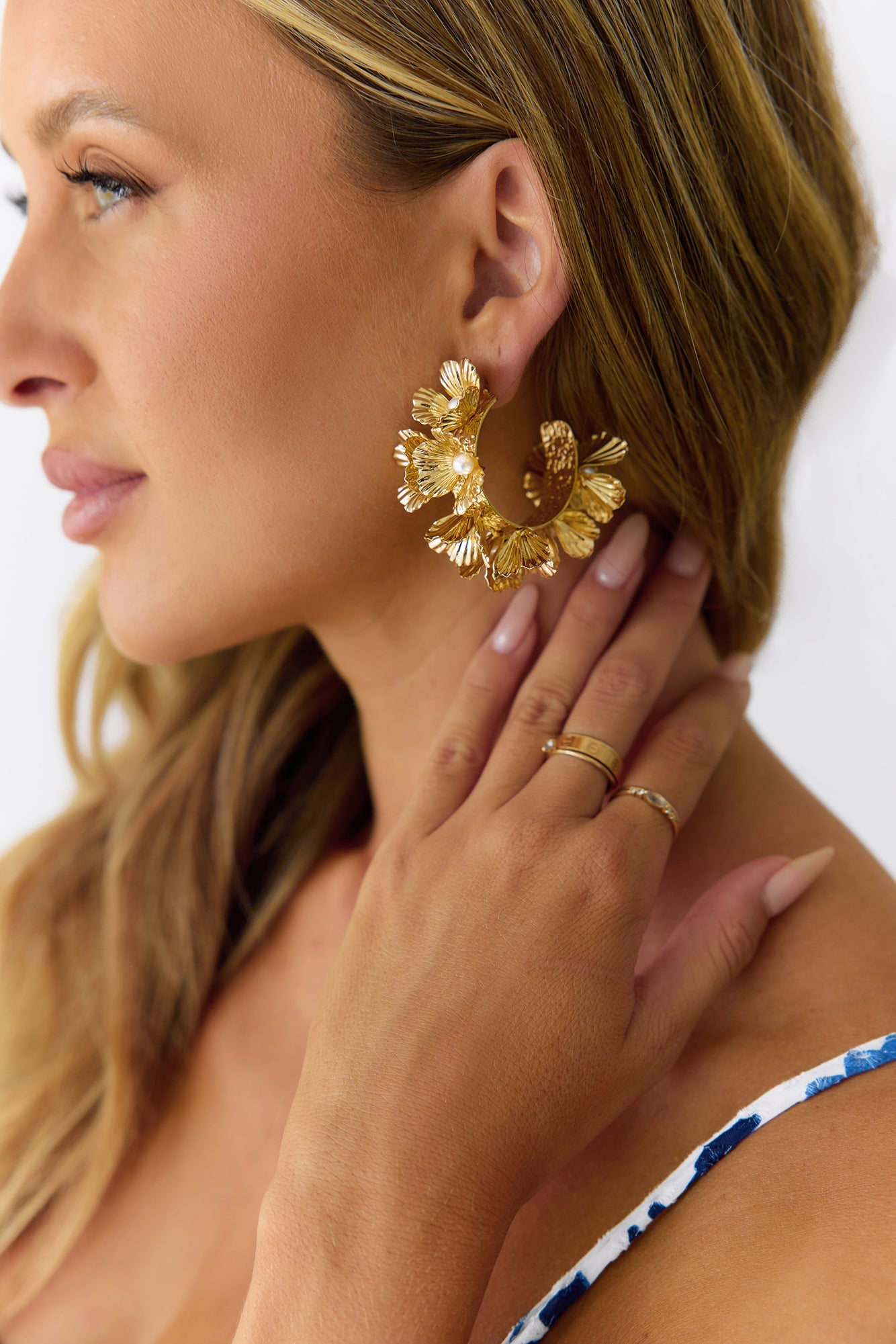 Amora Earrings Gold