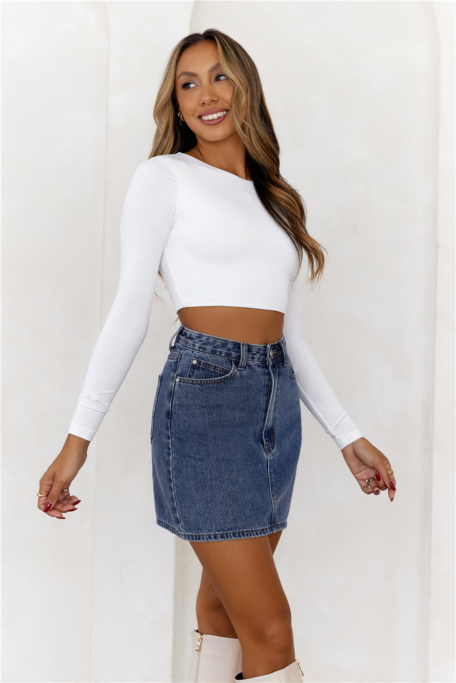 HELLO MOLLY BASE Errands All Day Long Sleeve Crop Top White