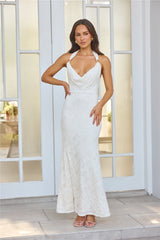 Éclat Affair Halter Maxi Dress Beige