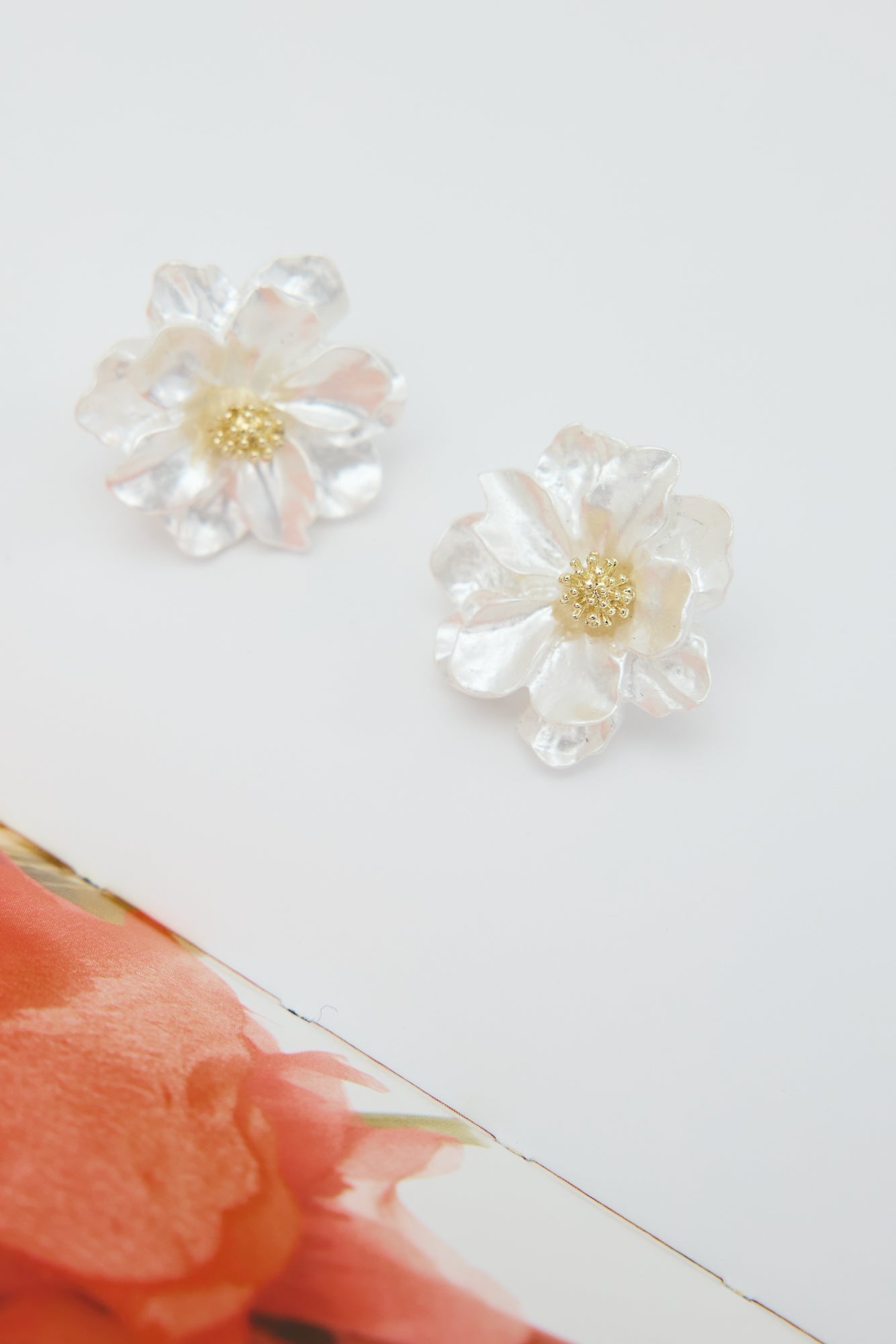 Fresh Bloom Earrings Gold