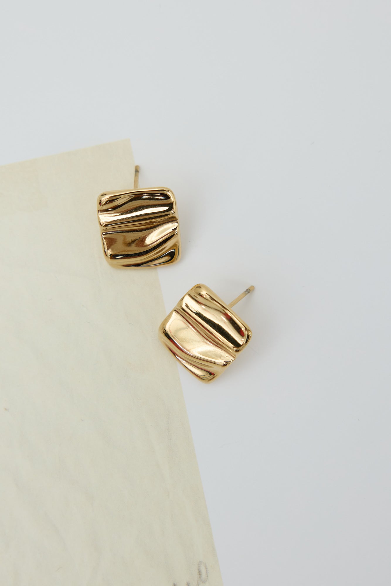 Lisa Earrings Gold