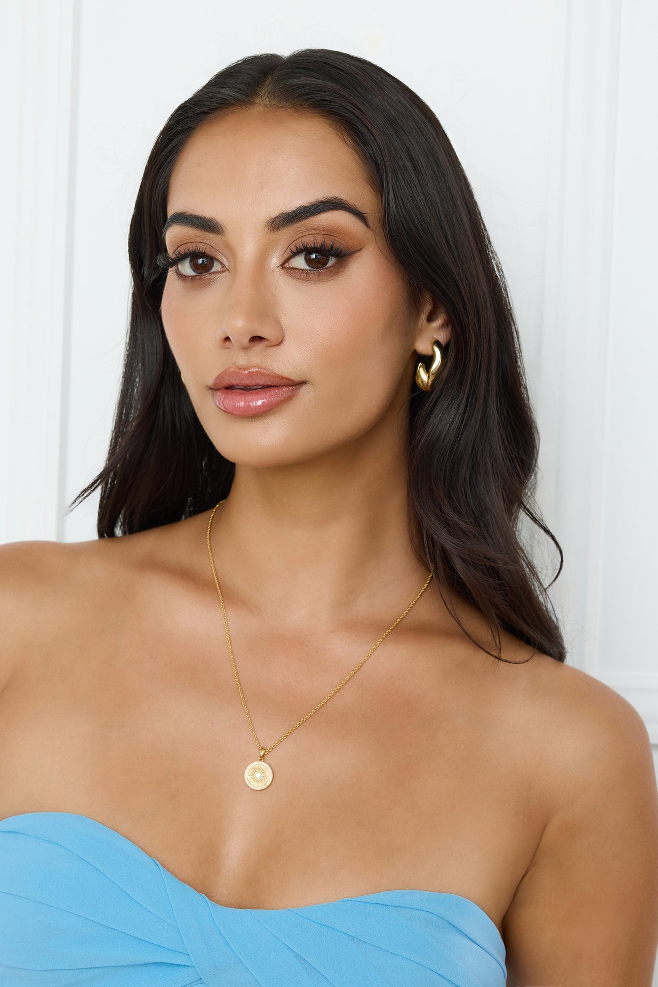 Follow The Compass Necklace Gold