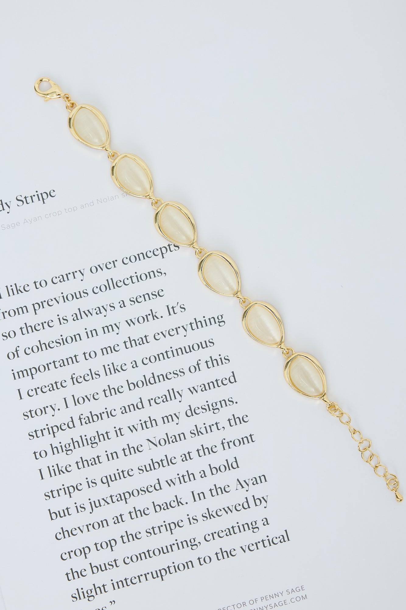 Moon Glow Bracelet Gold