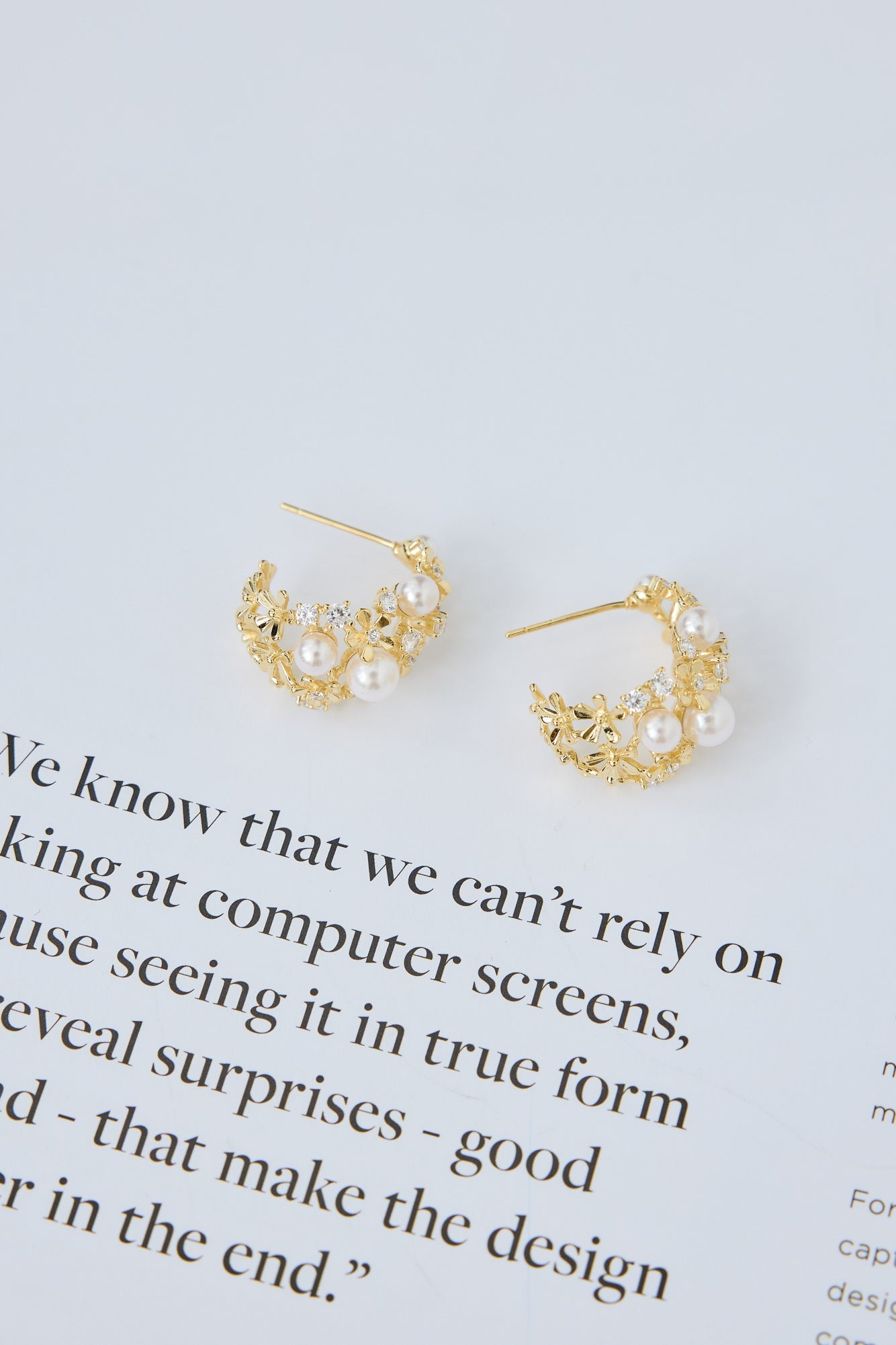 Looks Like Love Earrings Gold