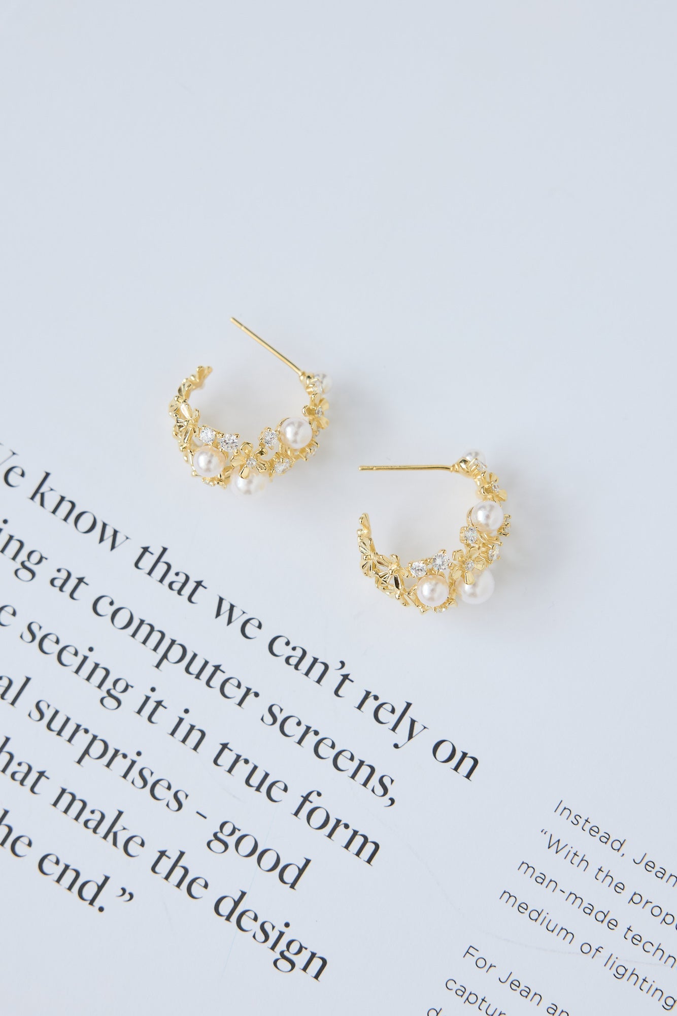Looks Like Love Earrings Gold