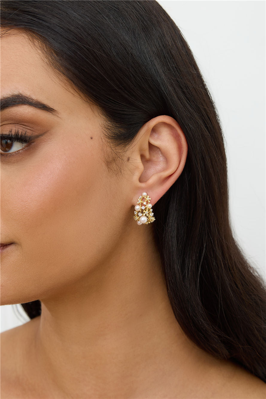 Looks Like Love Earrings Gold
