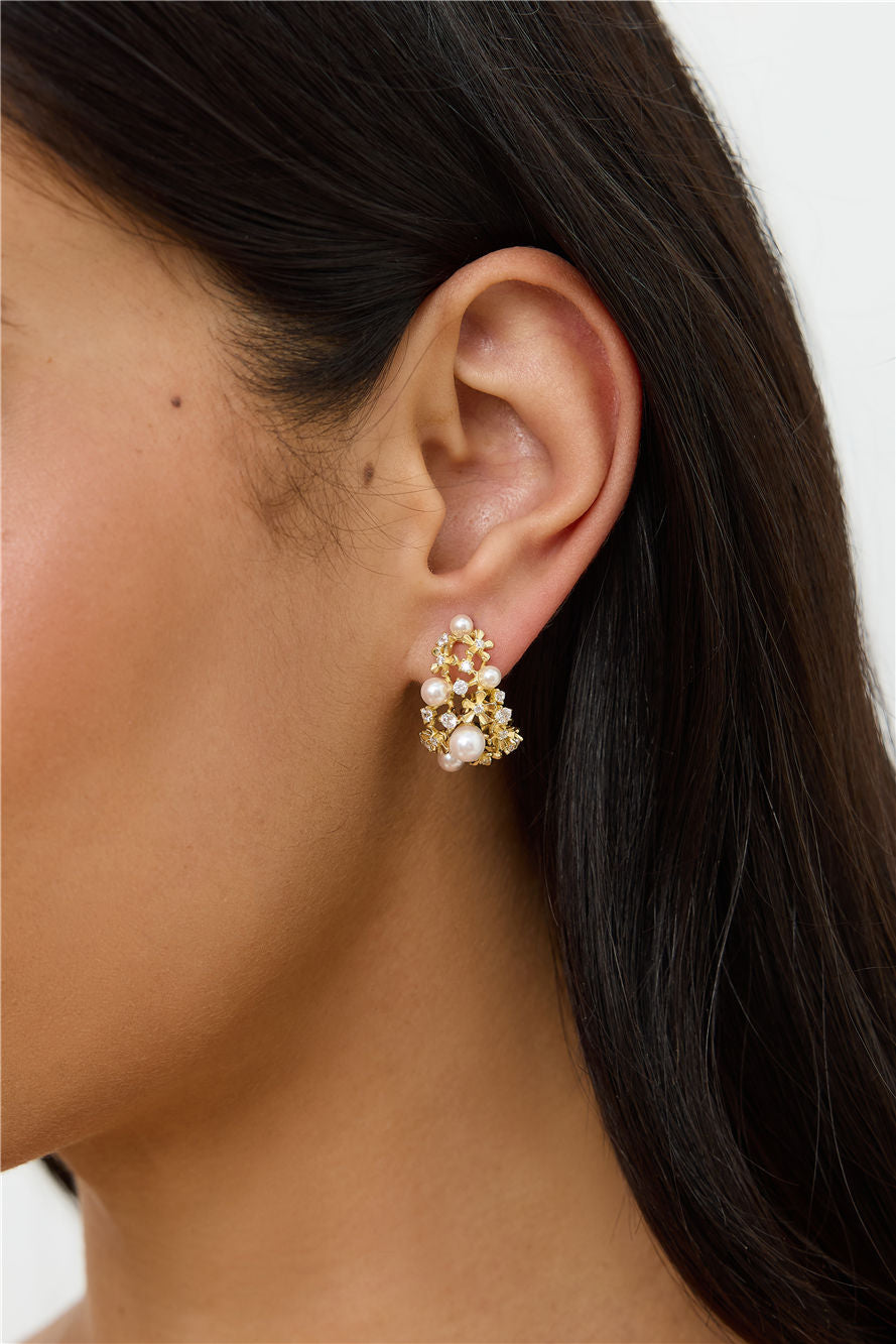 Looks Like Love Earrings Gold