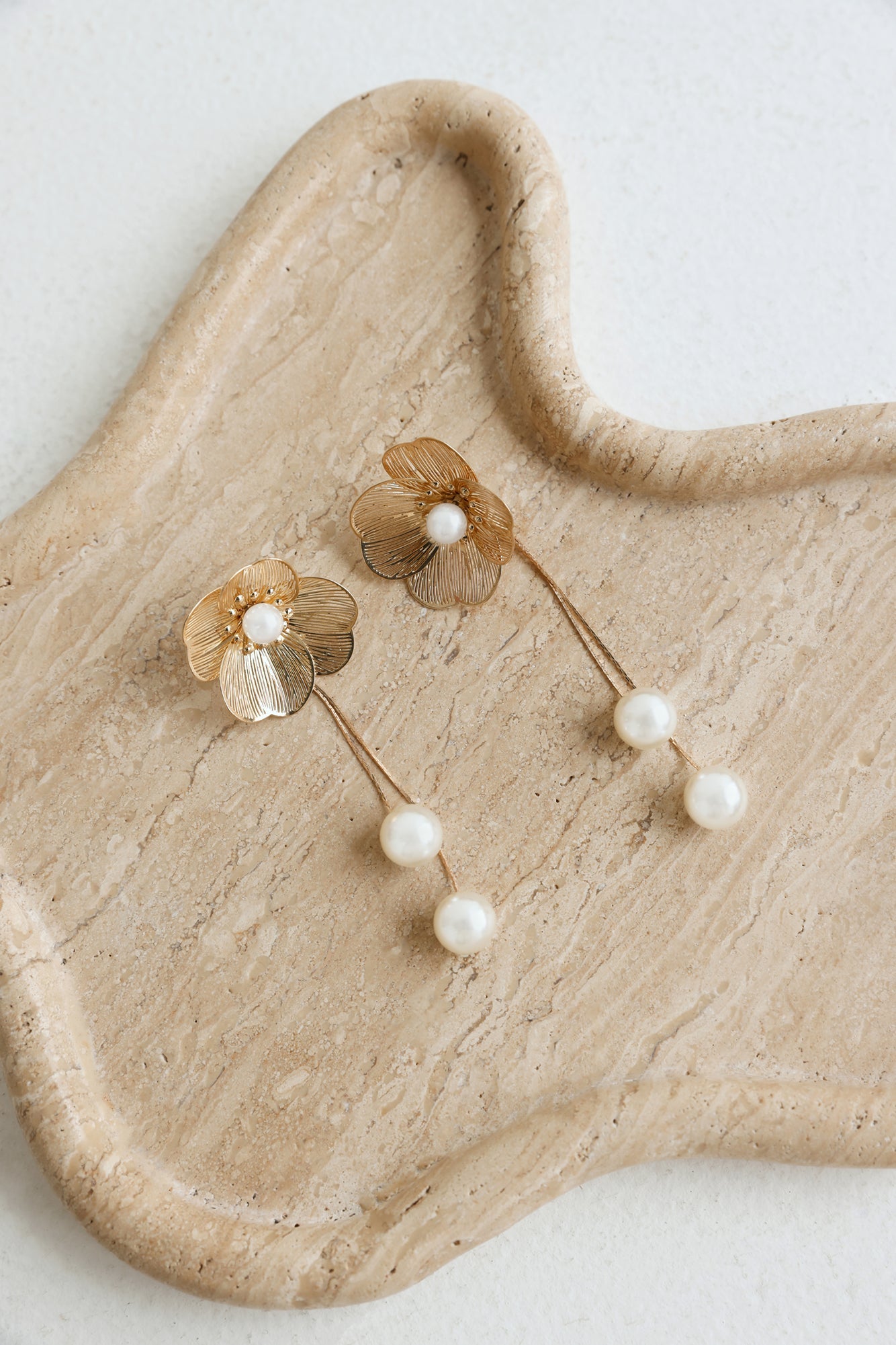 Happy Daisy Earrings Gold