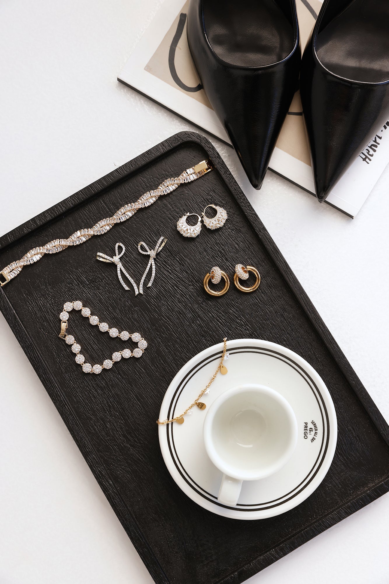 Chic By Design Earrings Gold