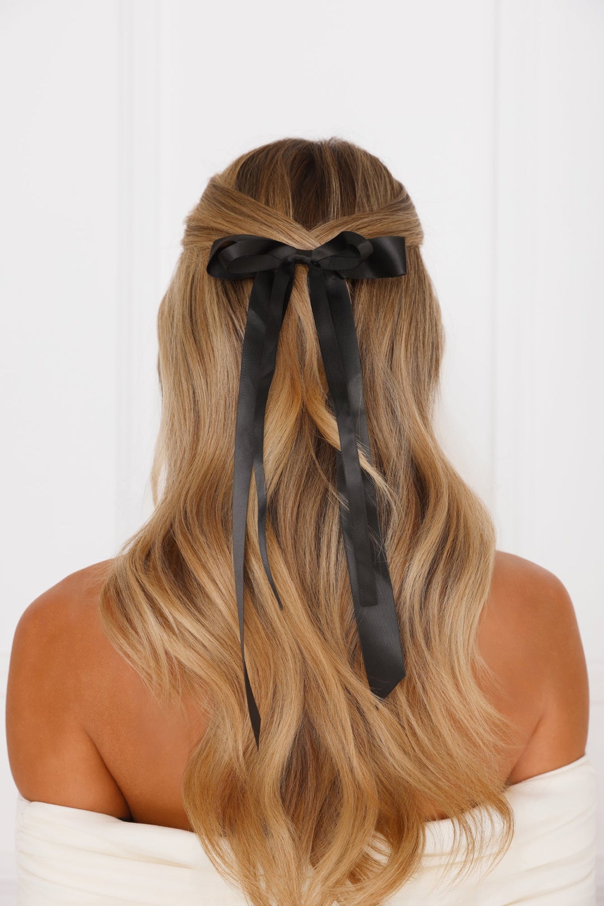 Luxe Bow Hair Clip Black