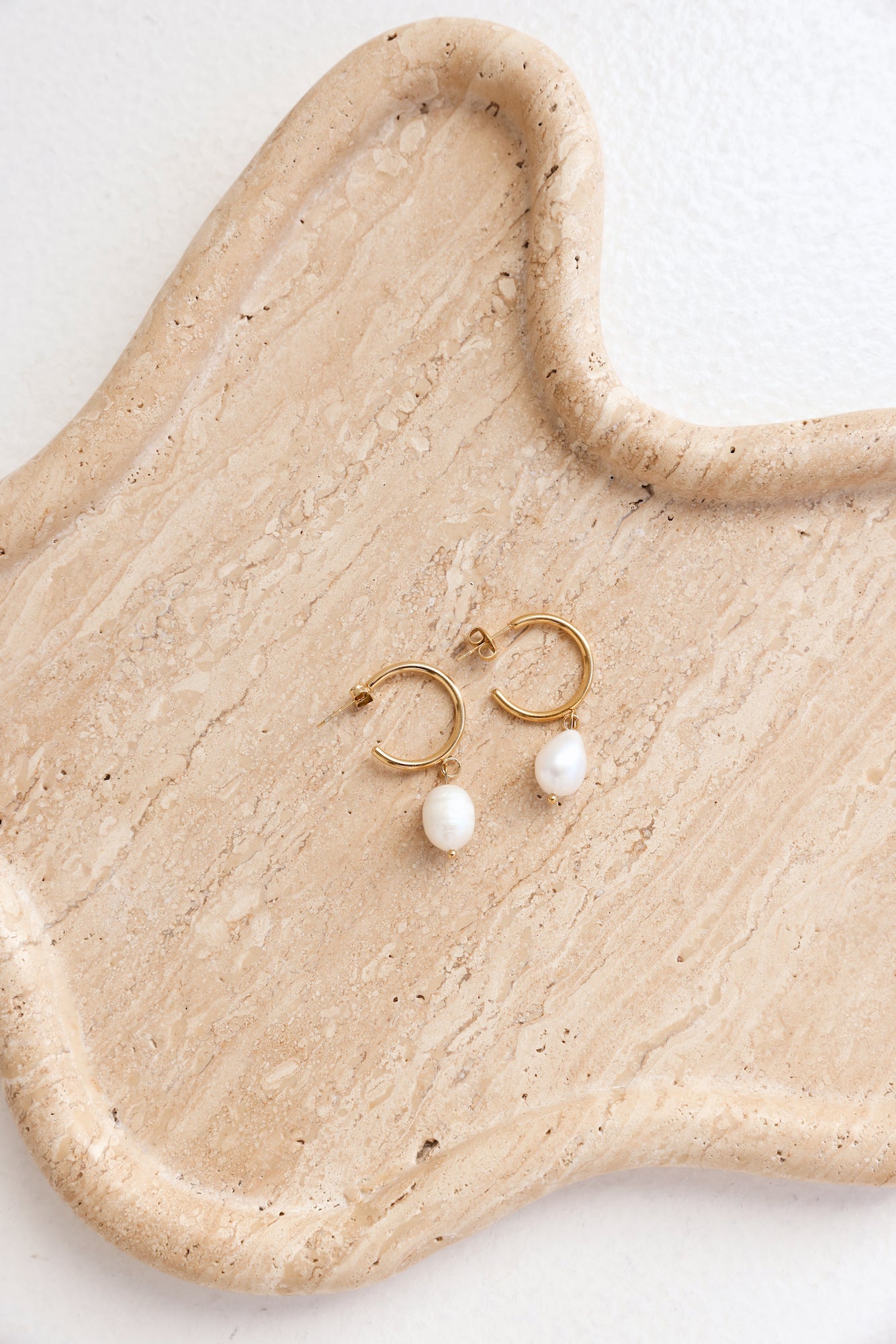Living Lovely Earrings Gold