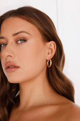 Crisp Details Earrings Gold