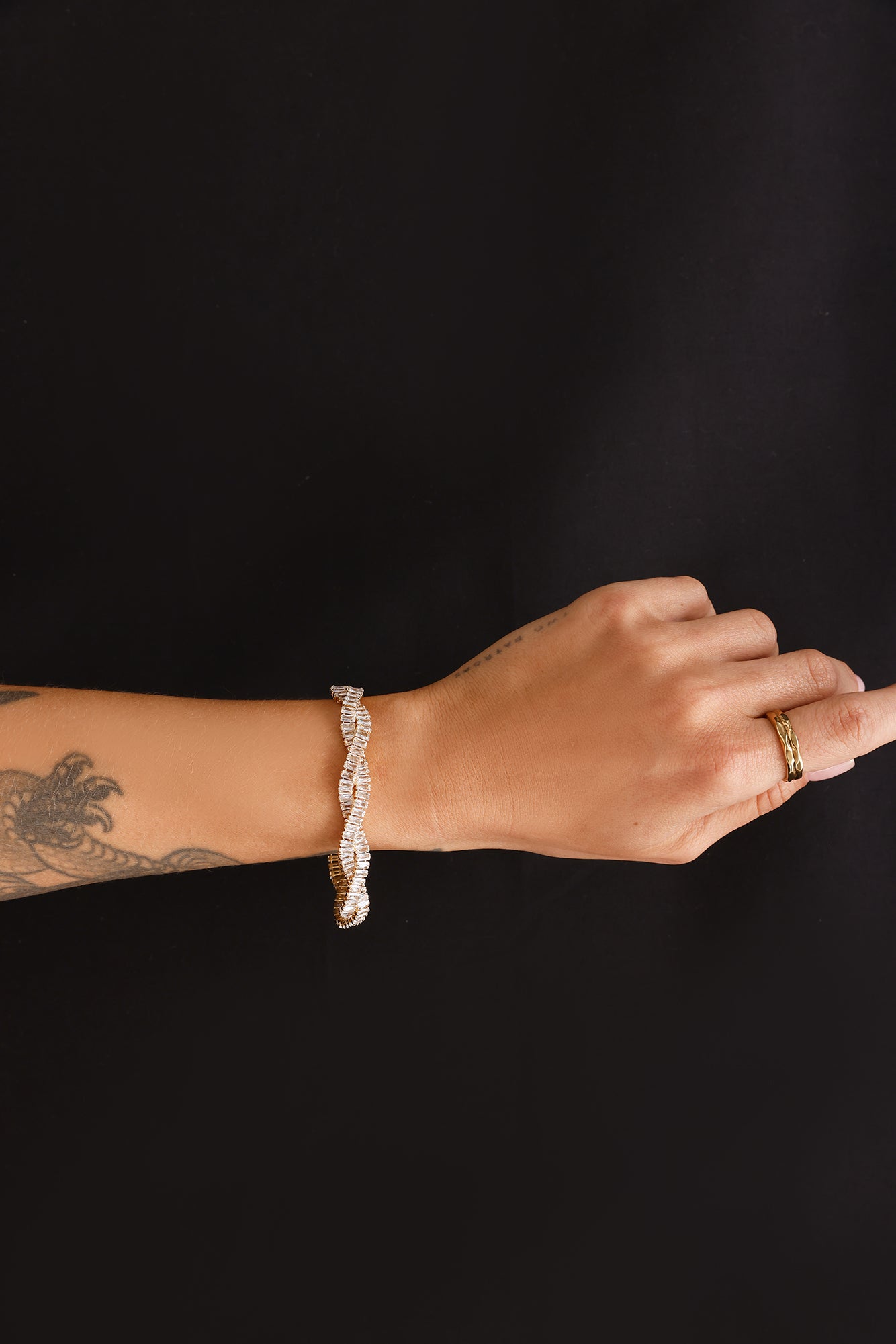 Crystal Gaze Bracelet Gold