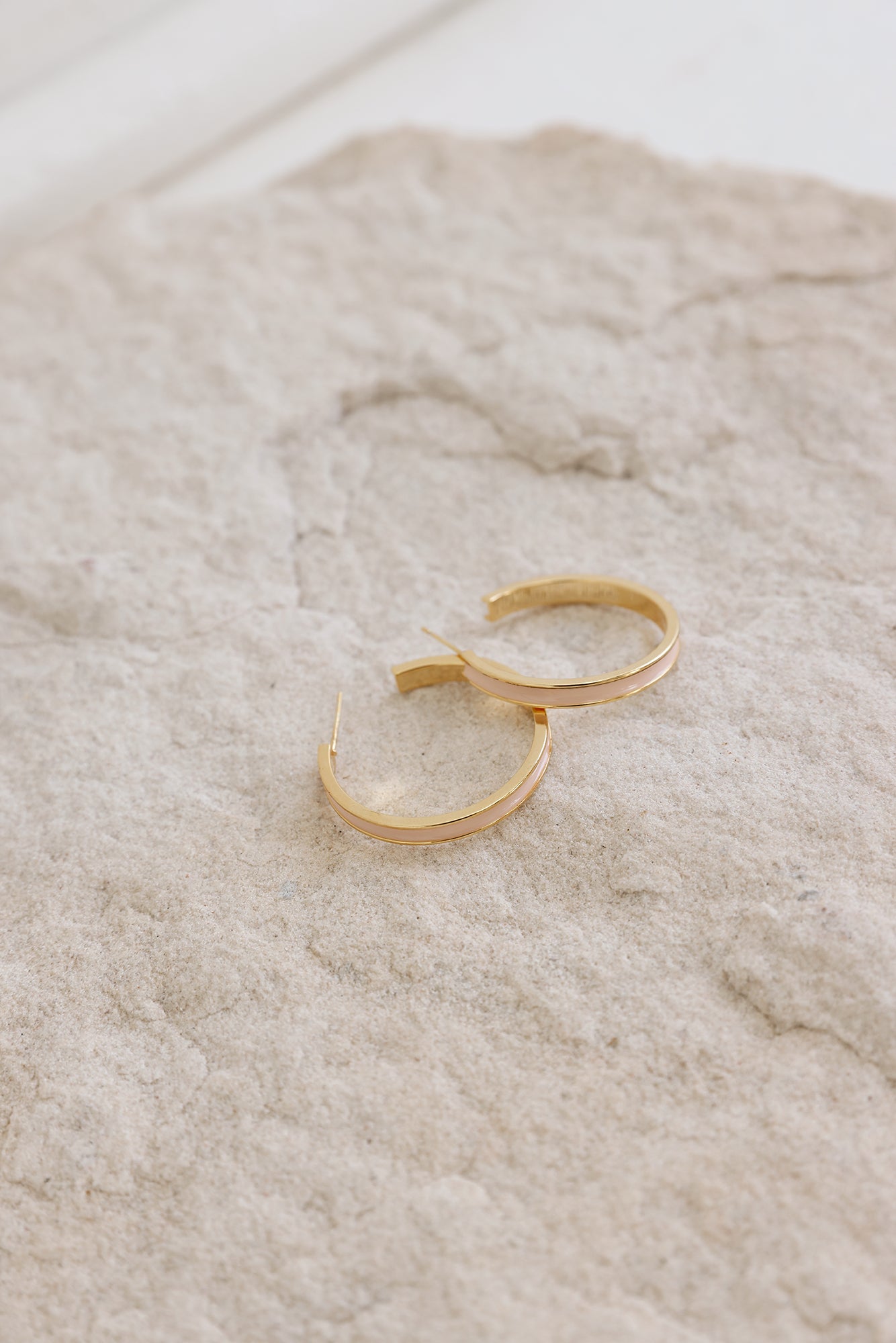 Model Moments Earrings Gold