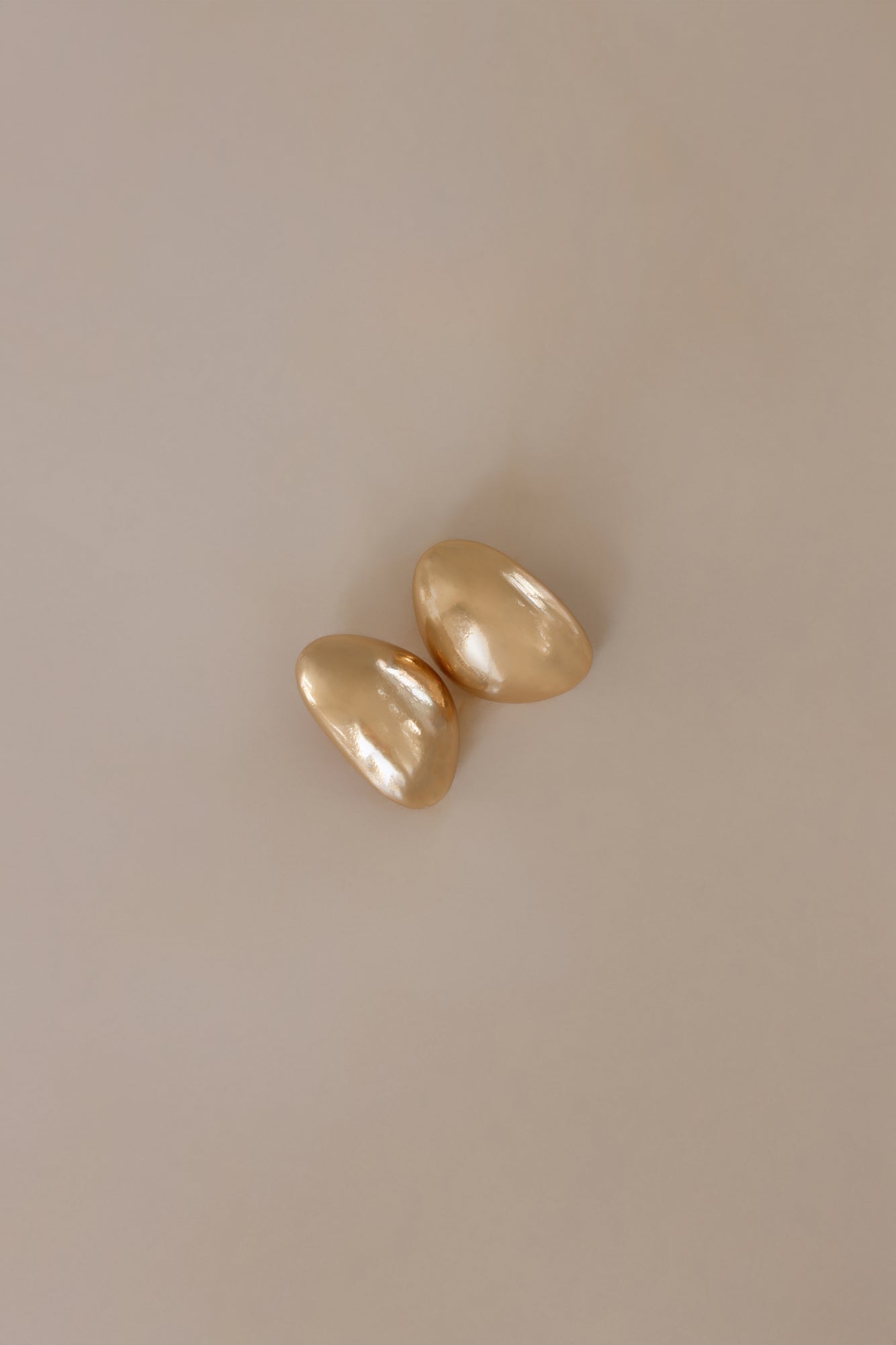 Front Row Show Earrings Gold