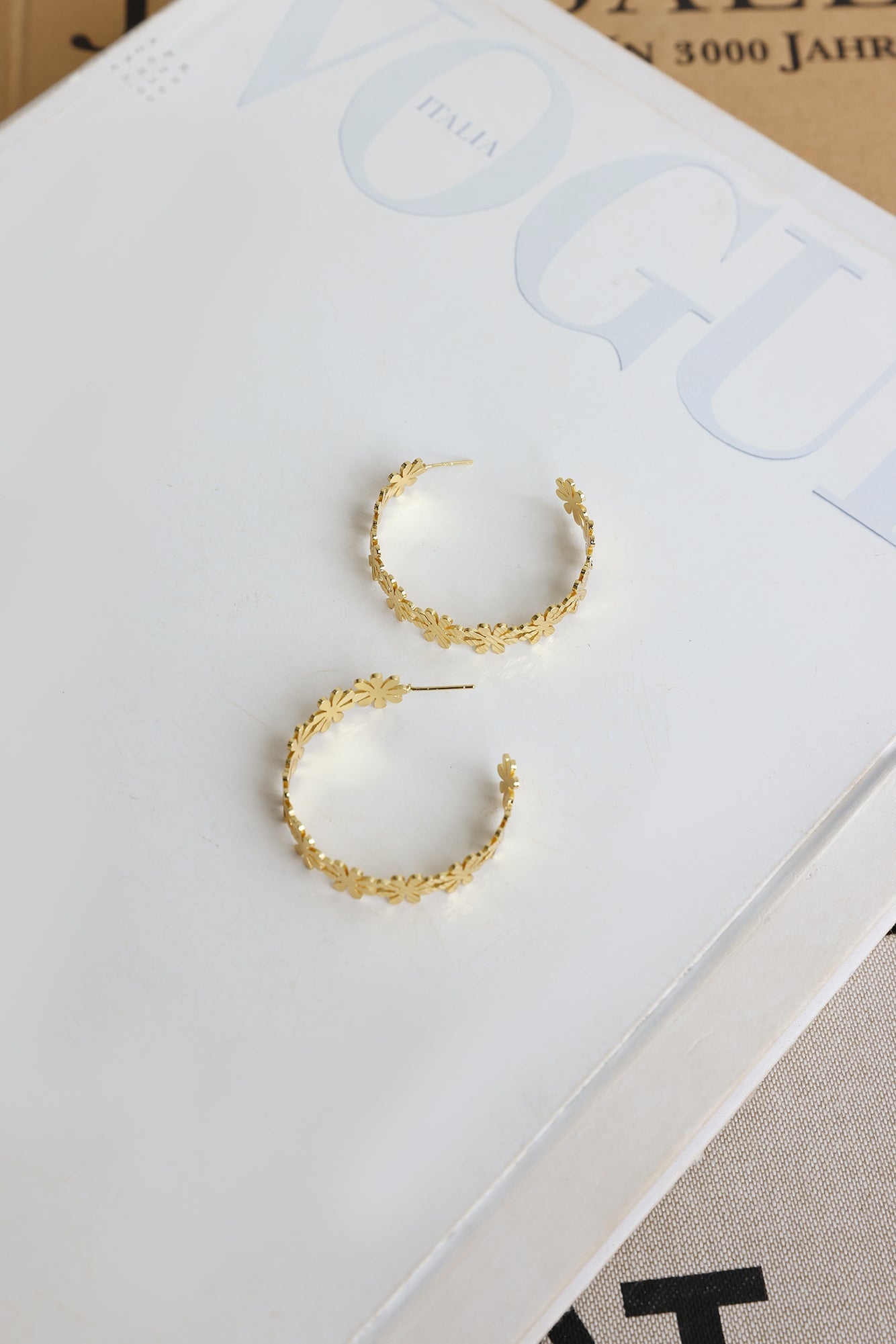 Lush Love Earrings Gold