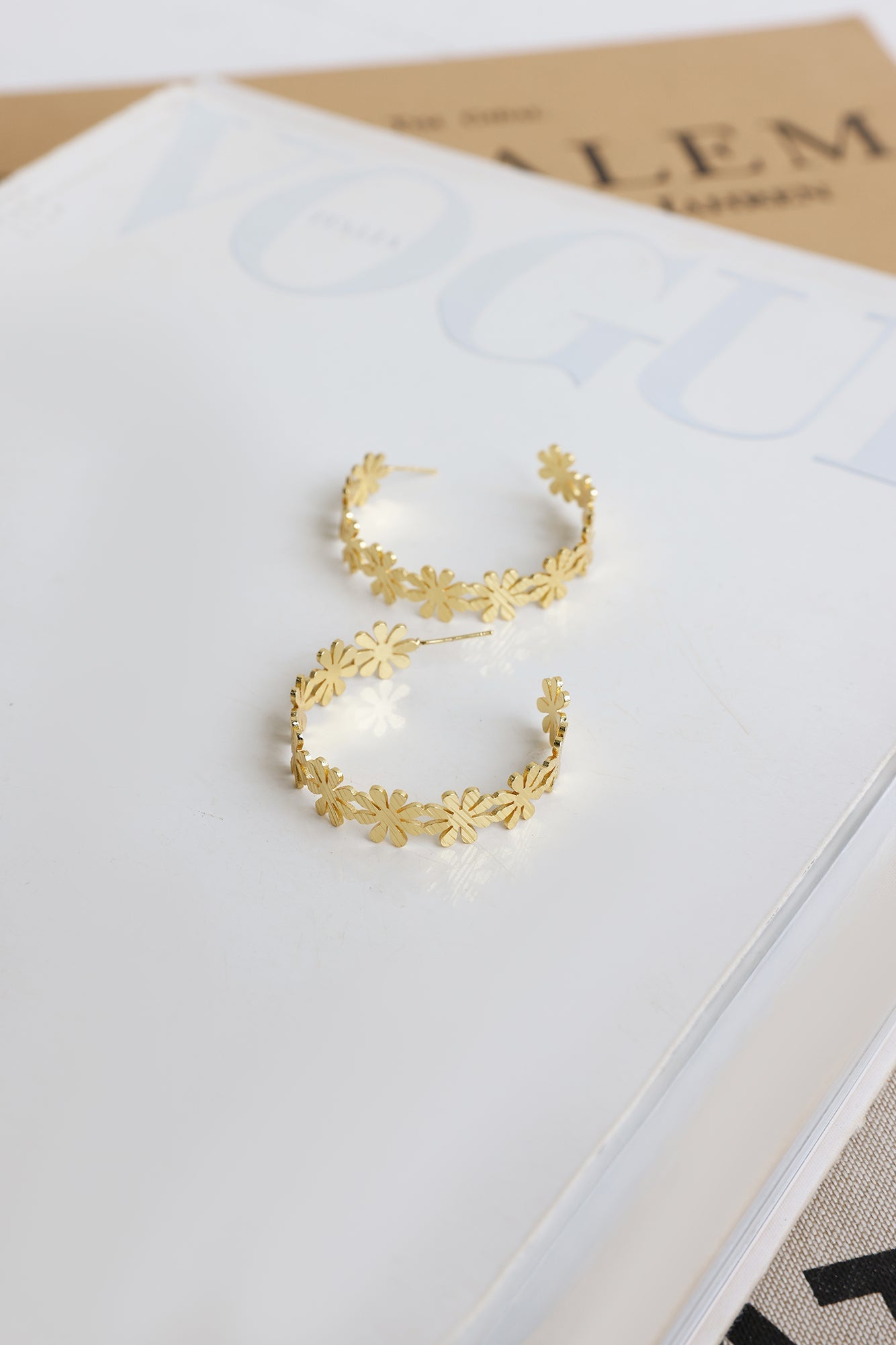 Lush Love Earrings Gold