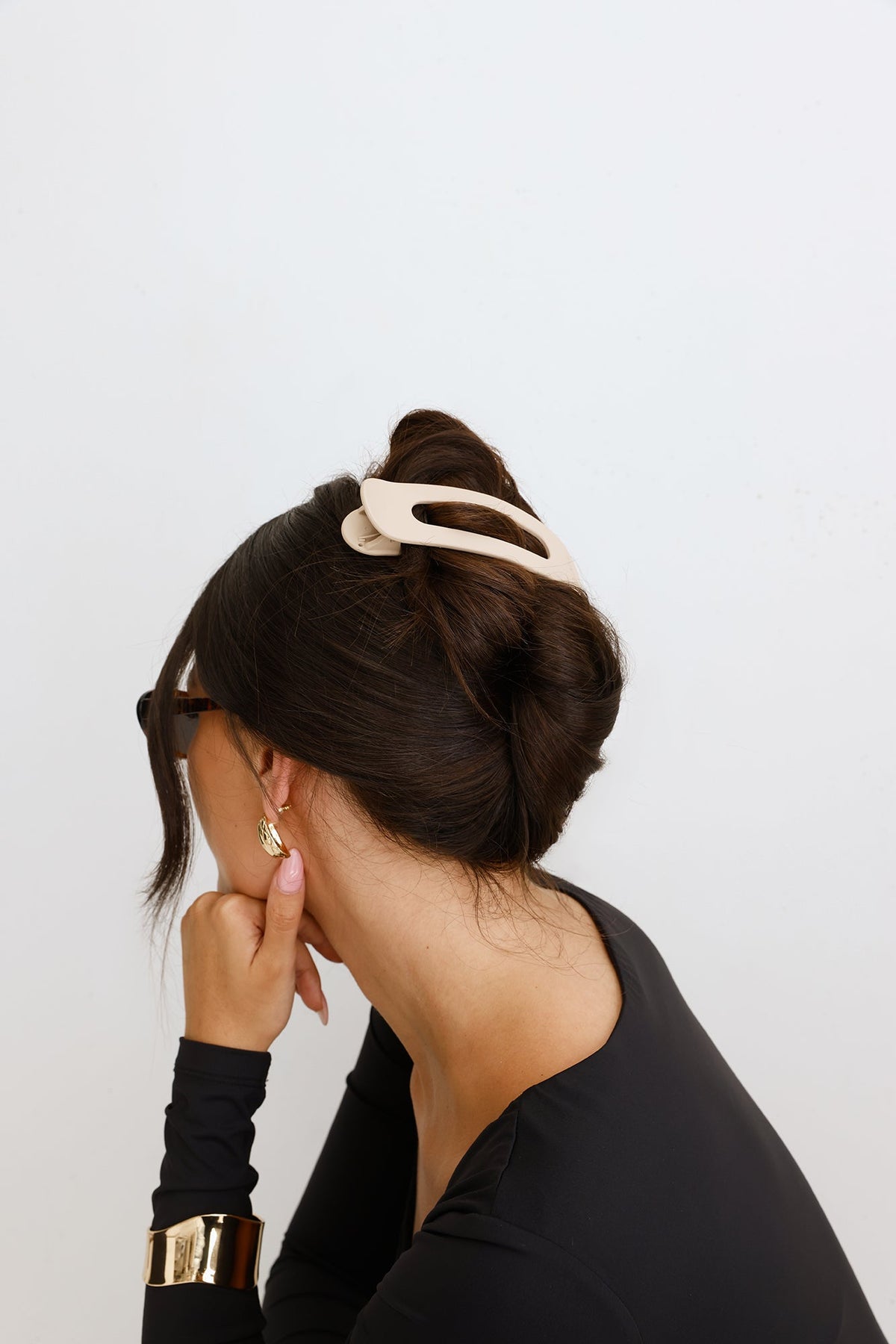 Oversized Lay Down Claws Matte Bone