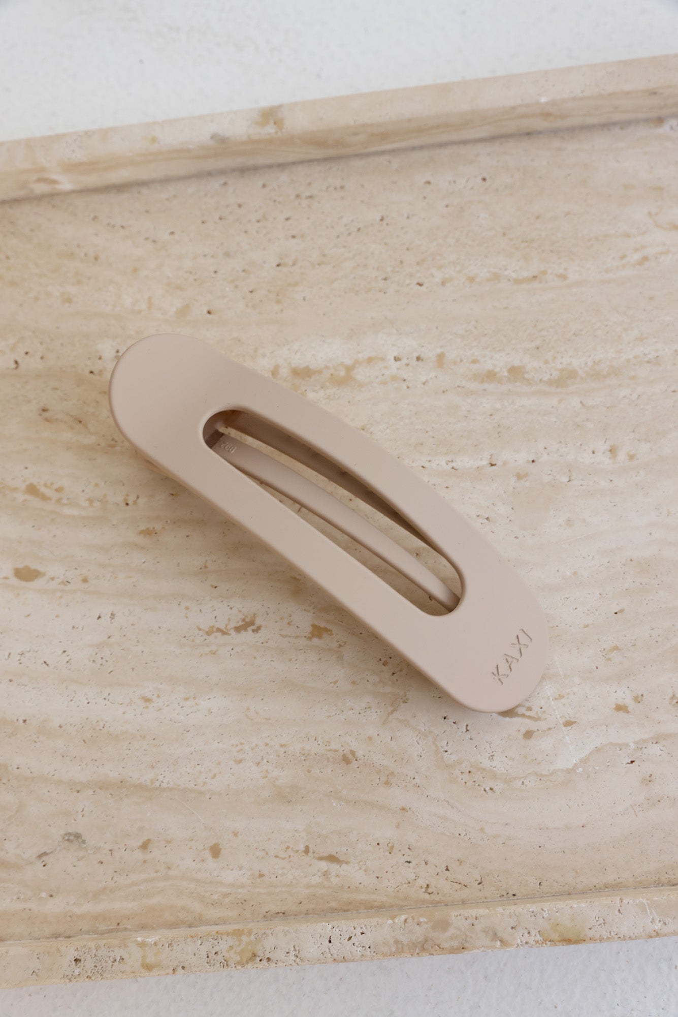 Oversized Lay Down Claws Matte Bone
