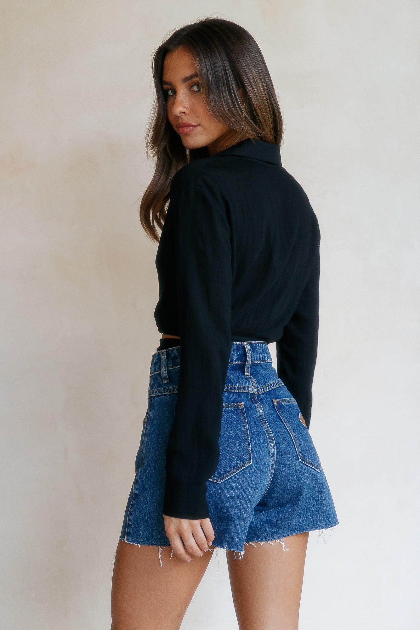 Peaches Crop Black