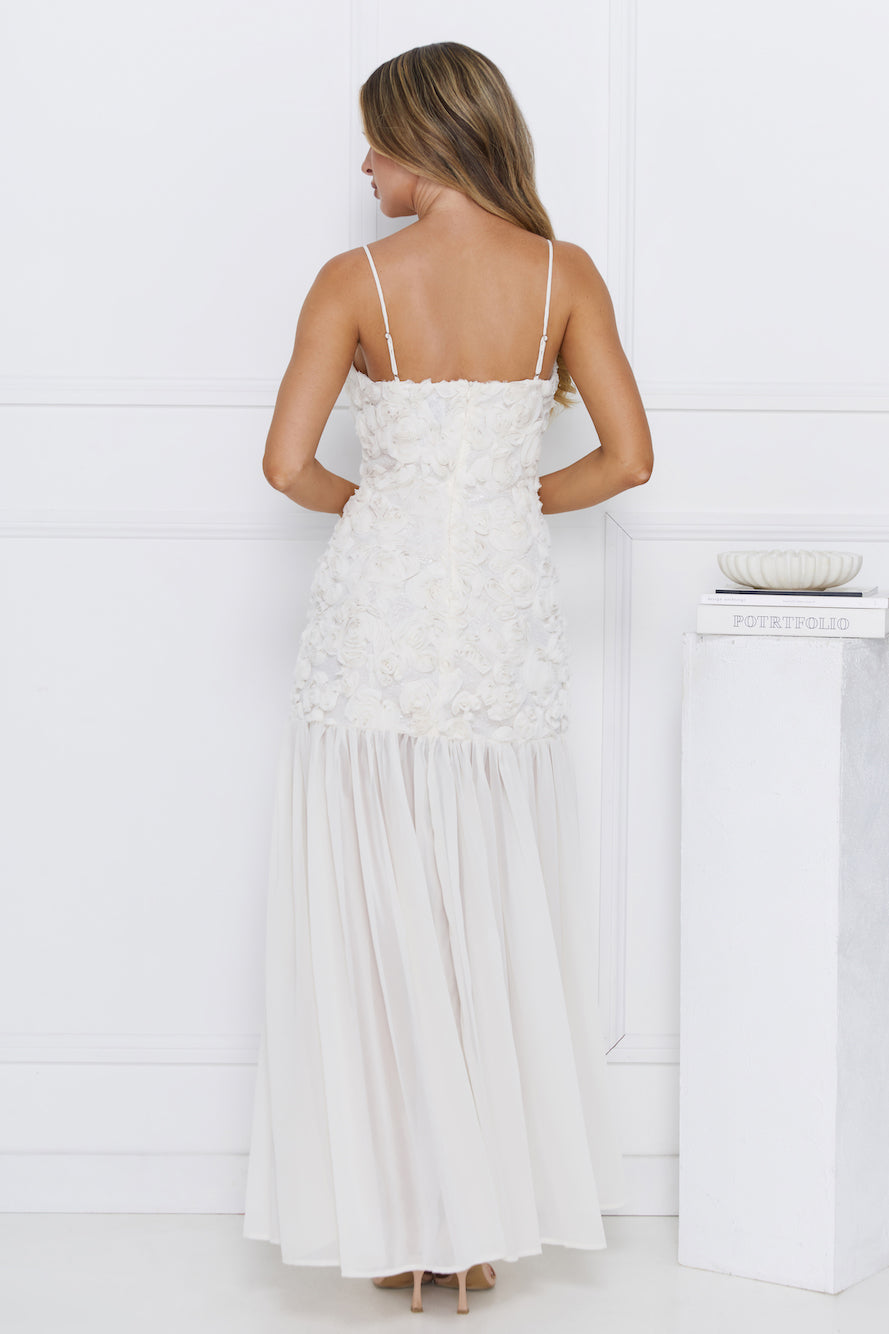 Dreamer's Delight Maxi Dress Cream