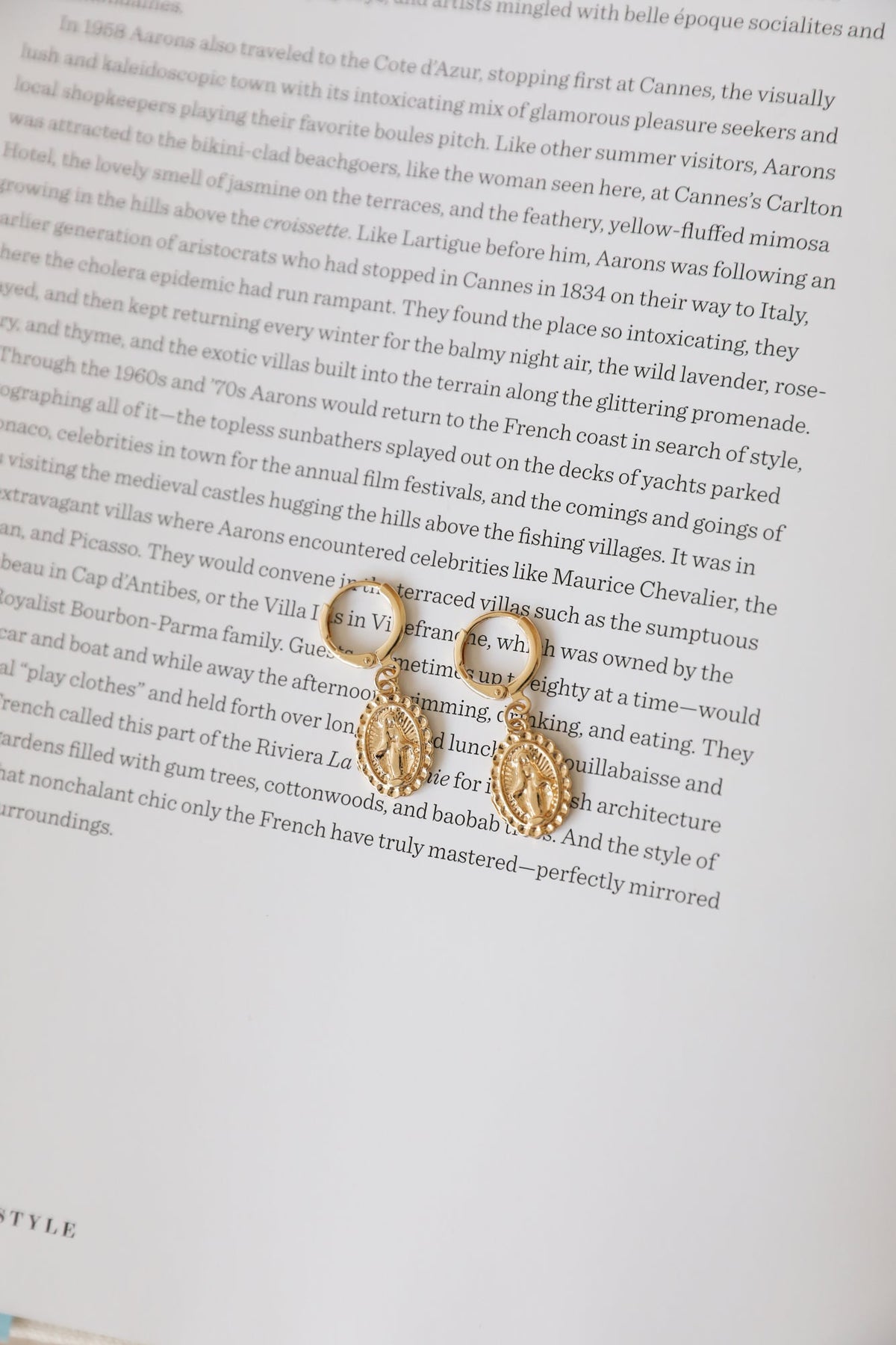 Opulent Waterfalls Earrings Gold