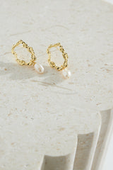Delicate Love Earrings Gold