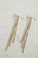 Classy Chic Earrings Gold