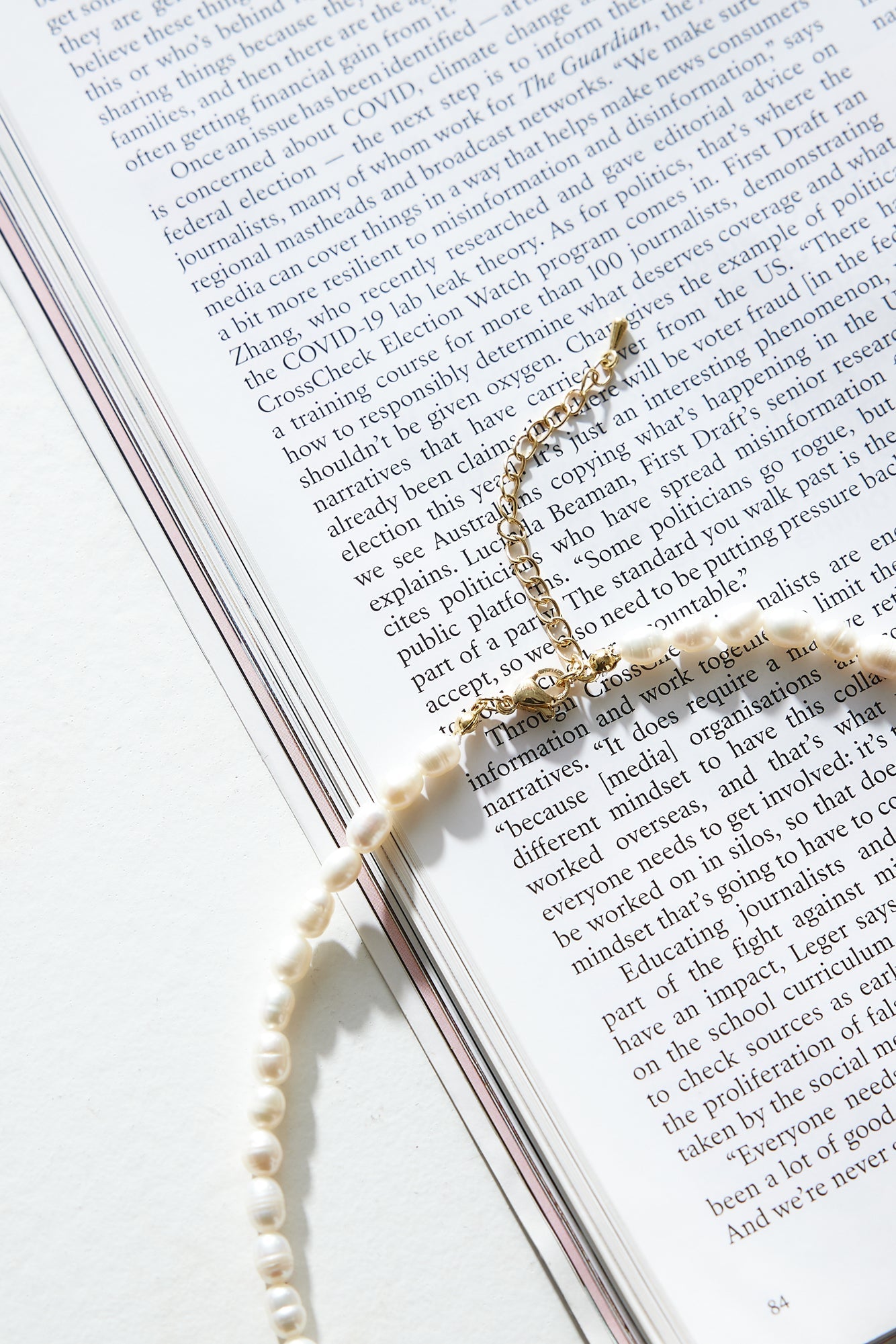 Last Glance Necklace White